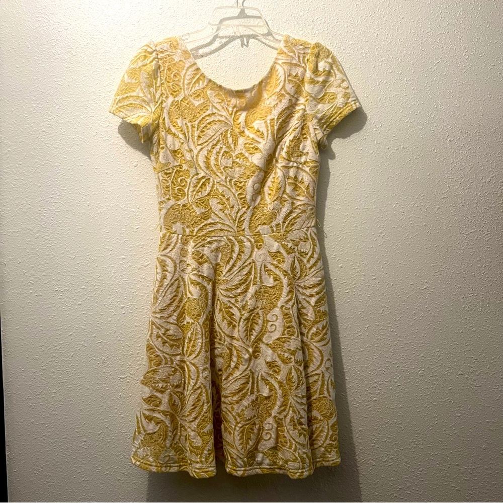 Ark & Co Size M yellow and white brocade dress